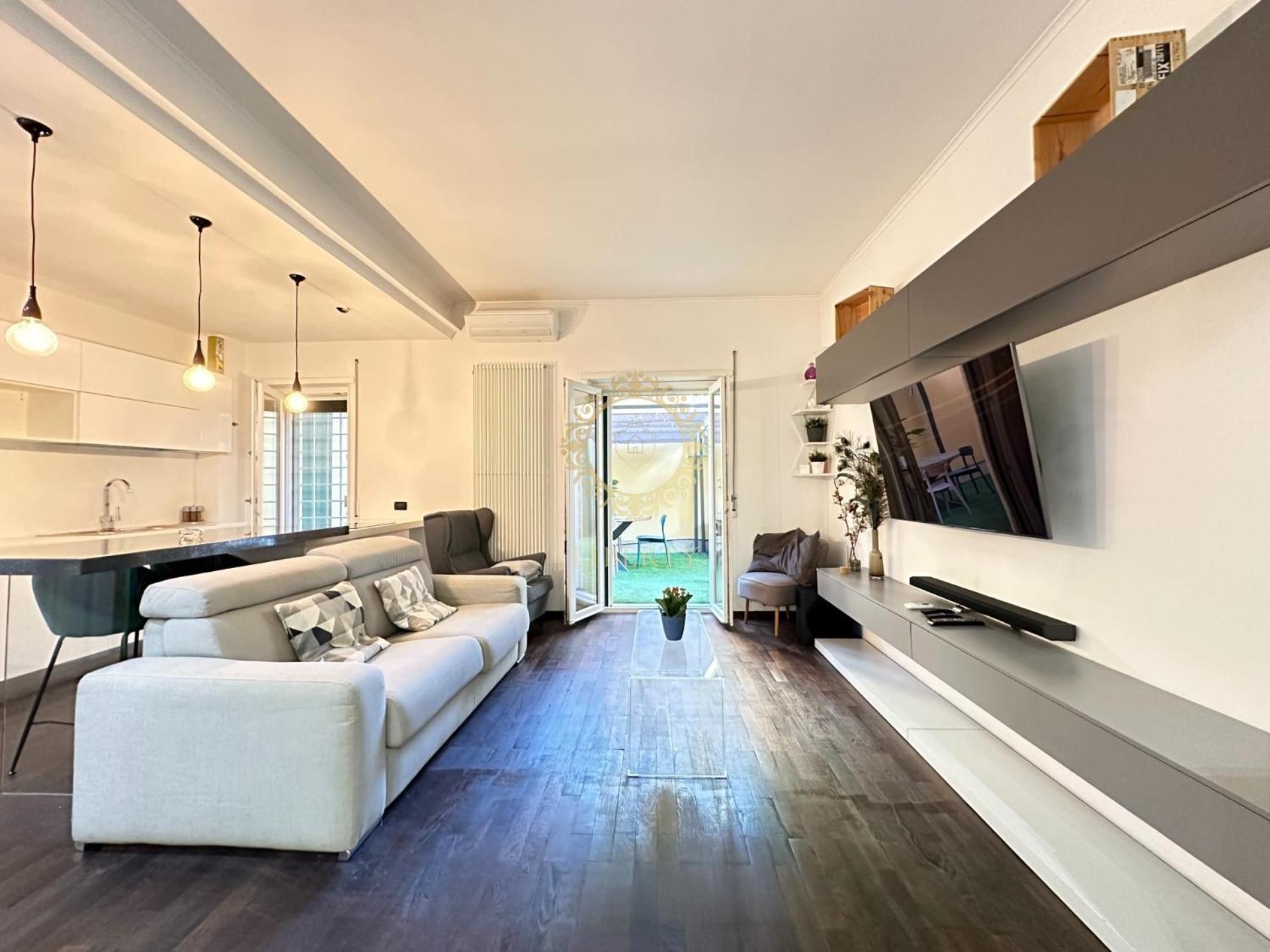 Apartment Secret Garden Rom