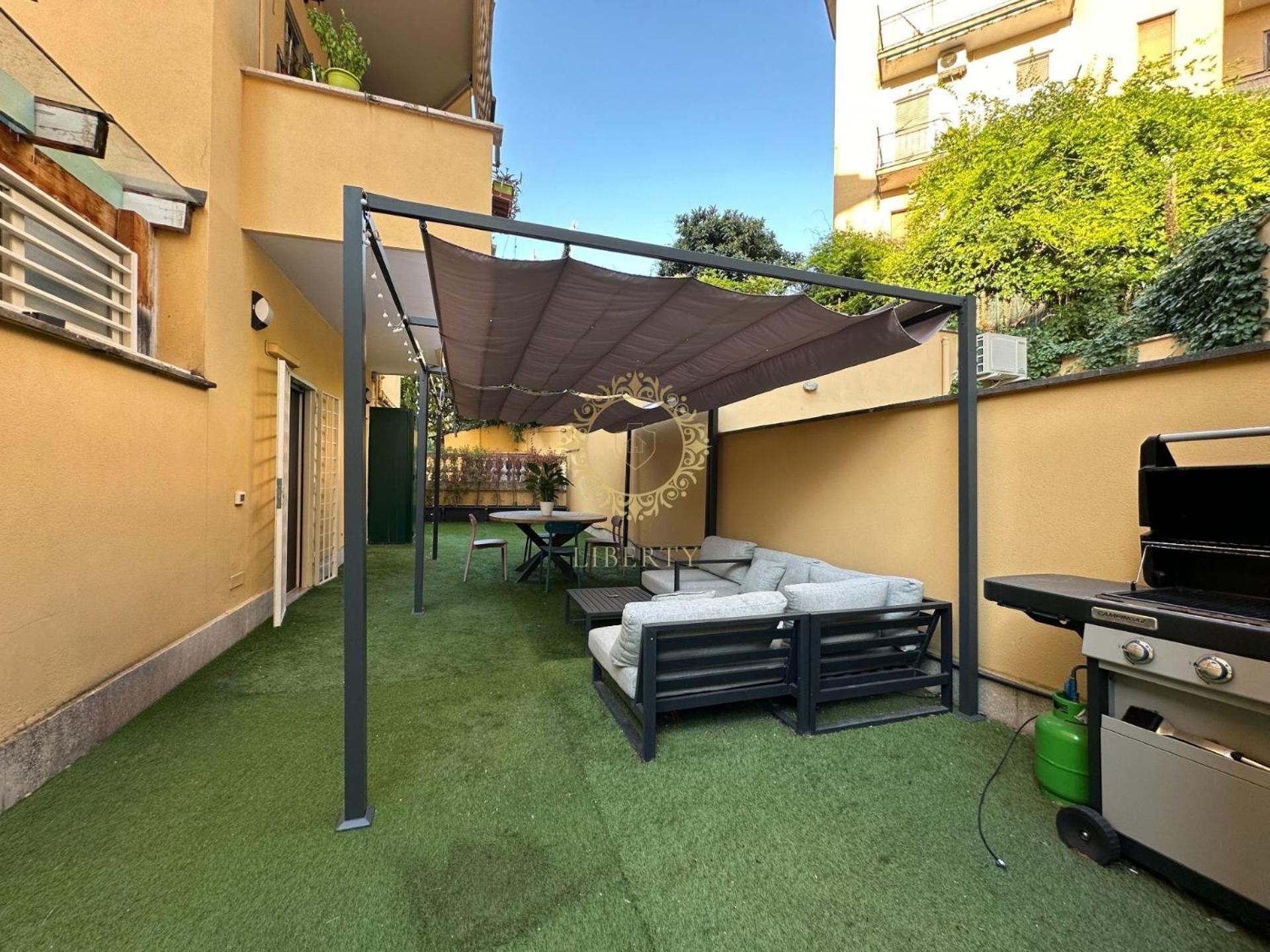 Secret Garden Apartment Rom